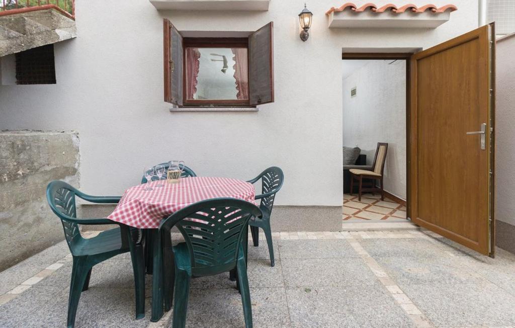Apartmani Cizmesija Tkon Esterno foto