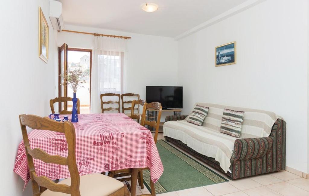 Apartmani Cizmesija Tkon Esterno foto