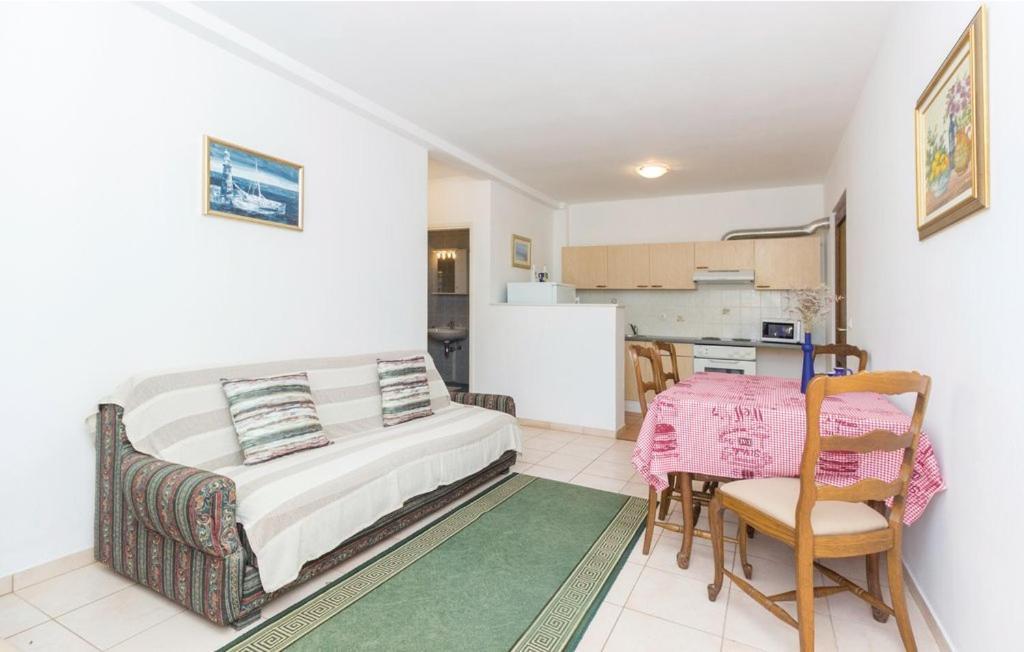 Apartmani Cizmesija Tkon Esterno foto